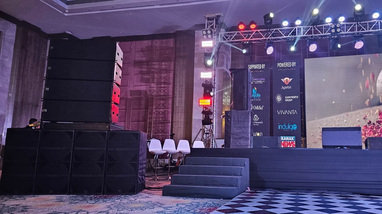 Live Sound Company Expands Portfolio with the Acquisition of Martin Audio WPL Line Array System Gallery 3