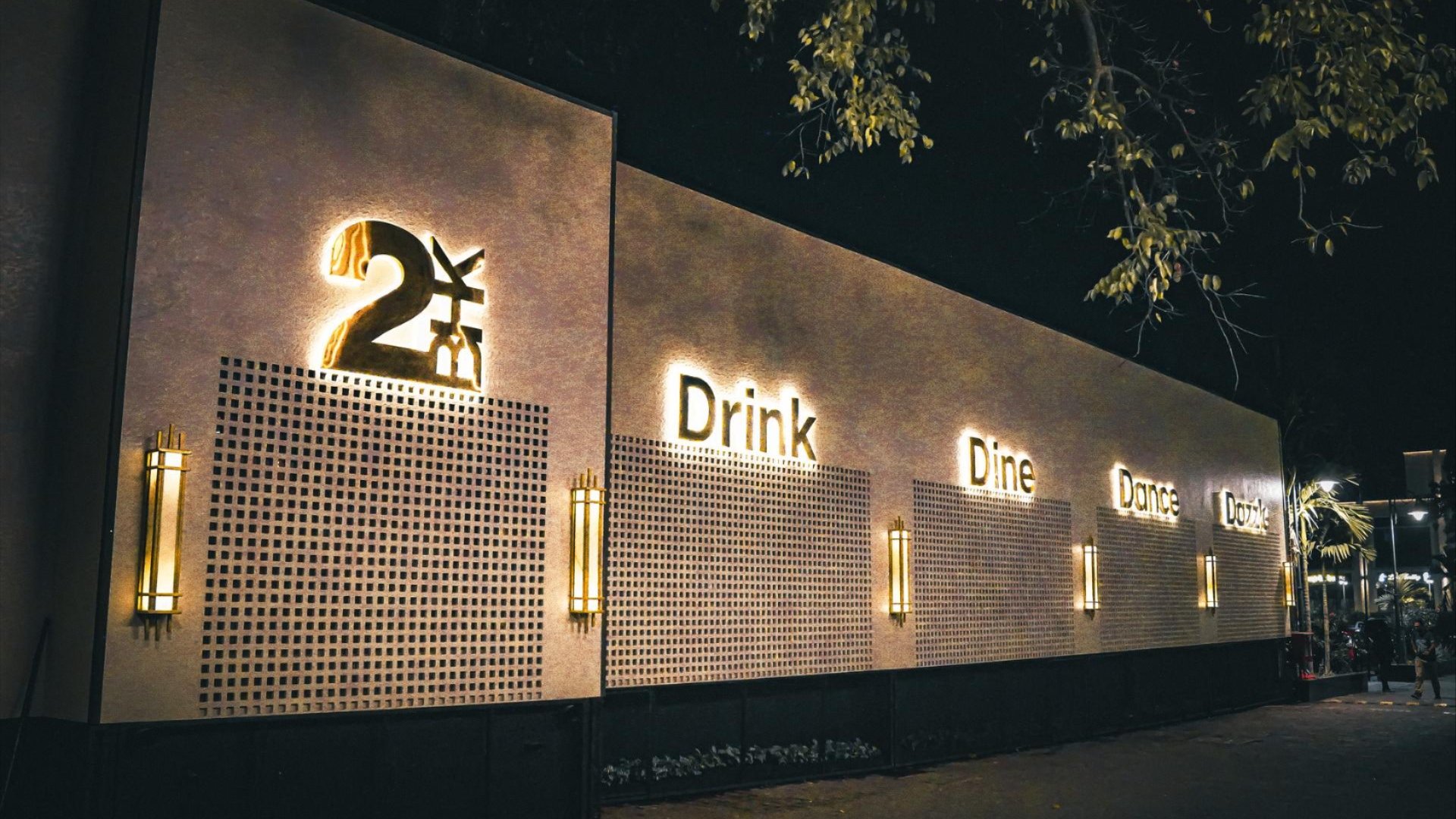 2 BHK Diner and Key Club - Pune Gallery 9