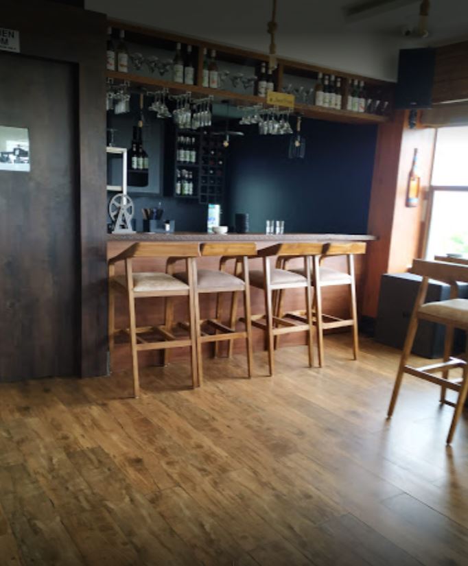 Hotel Tara Emrald's Pub, Hubli