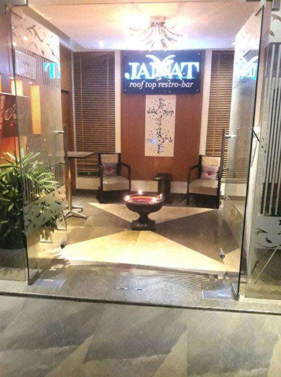 Jannat Rooftop Lounge, Lucknow