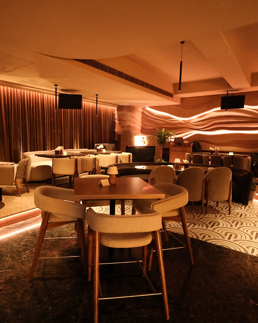 Baaroq, Andheri, Mumbai Partners with Martin Audio for its sound system.