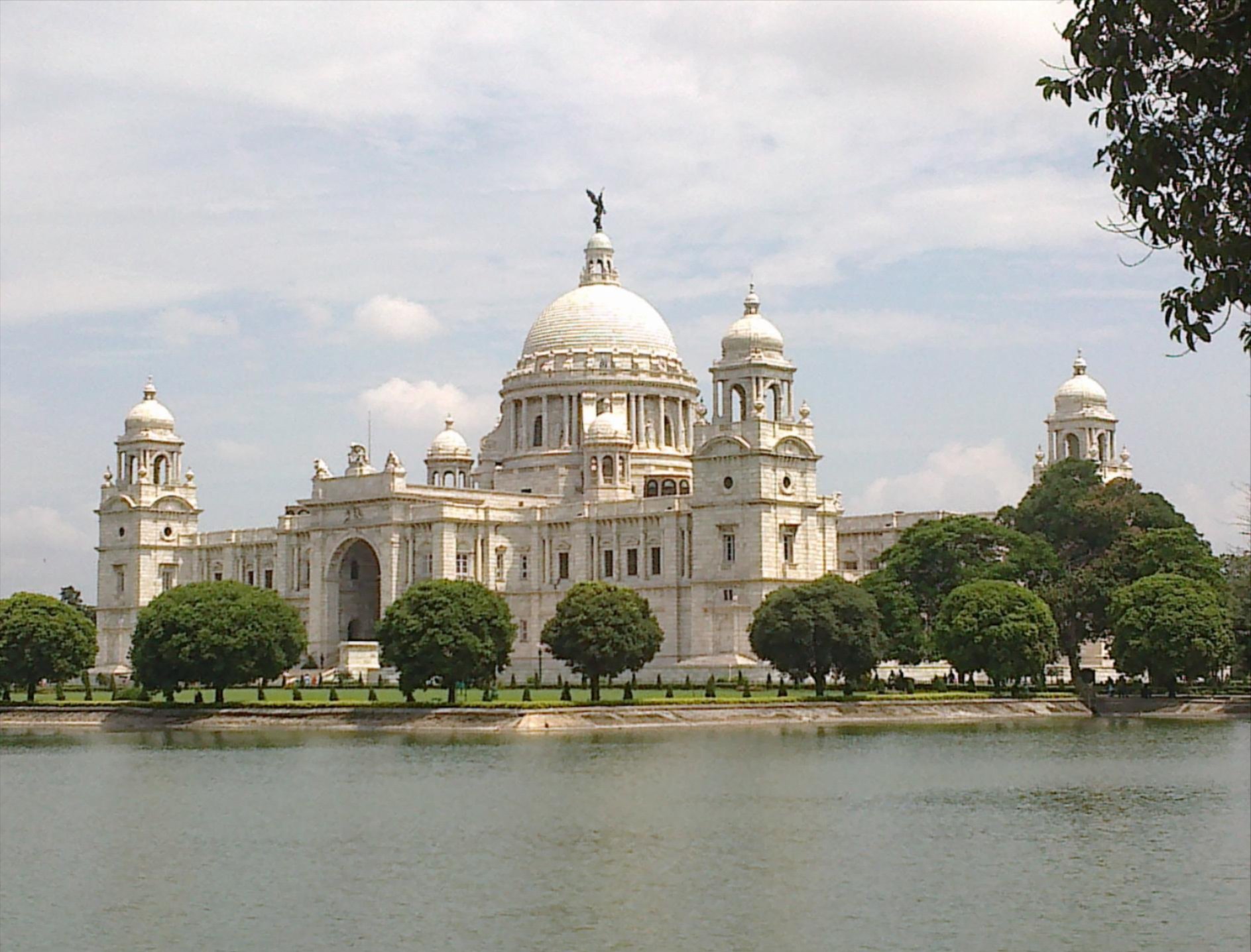 Ramakrishna Math Auditorium, Belur-Karnataka. Gallery 7